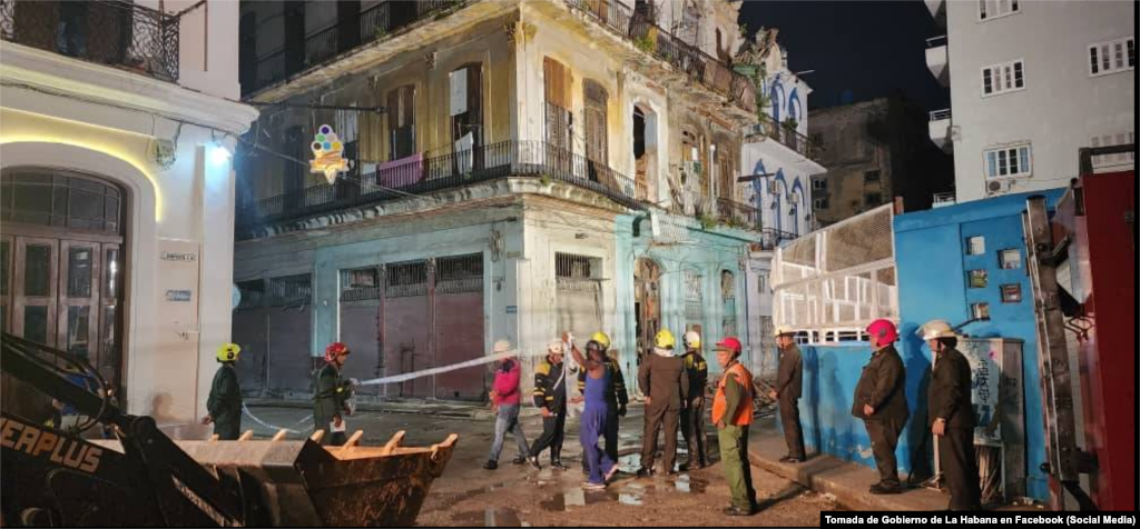 Pese a reclamos de organizaciones internacionales y miembros de la sociedad civil, la articulación de políticas públicas eficaces para la conservación y renovación de las edificaciones en Cuba sigue siendo un tema pendiente. Foto tomada del perfil oficial en Facebook del Gobierno de La Habana tras el derrumbe de un edificio en octubre de 2023.