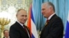 El presidente ruso Vladimir Putin asiste a una reunión con el gobernantecubano Miguel Díaz-Canel en Moscú, Rusia, el 9 de mayo de 2024. REUTERS/Maxim Shemetov/Pool