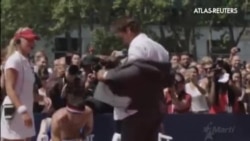 Nadal se desnuda mientras juega al tenis en las calles de Nueva York Nadal se desnuda mientras juega al tenis en las calles de Nueva York