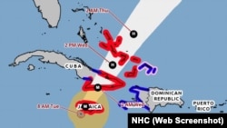 El pronóstico de la trayectoria de Melissa según el NHC.