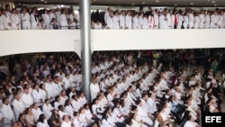 Miles de cubanos se incorporaron al programa Más Médicos.