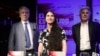 Mario Vargas Llosa (L), su hijo Álvaro Vargas Llosa y la periodista cubana Yoani Sanchez, son tres de los firmantes de la Carta de Respaldo al Pueblo Cubano. Foto Archivo PIERRE-PHILIPPE MARCOU / AFP