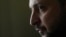 El presidente de Ucrania Volodymyr Zelenskyy durante una entrevista con Julie Pace, vicepresidenta y directora editorial de The Associated Press, en marzo de 2023. (AP Foto/Efrem Lukatsky)